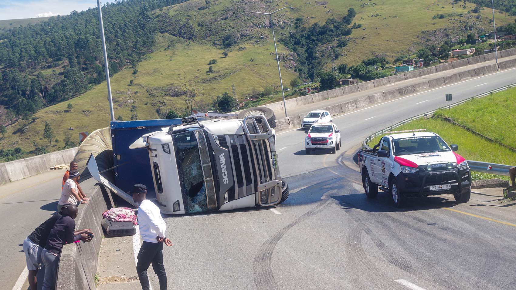 Truck crash closes Mangwaneni Traffic Circle